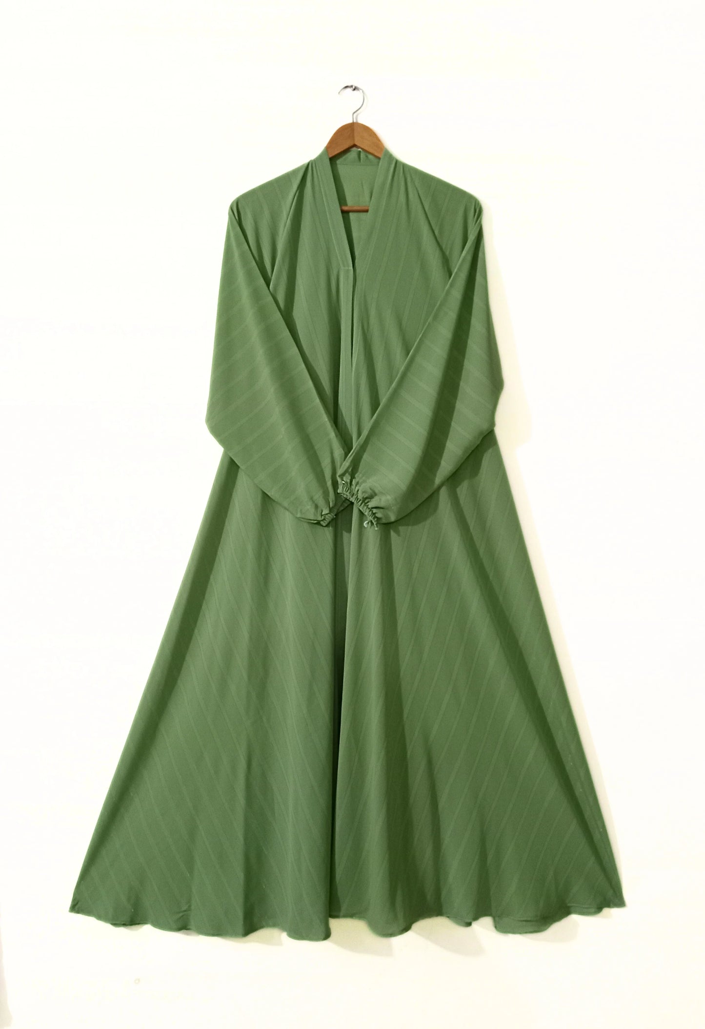 Front Open Zarri Abaya - Soft Green
