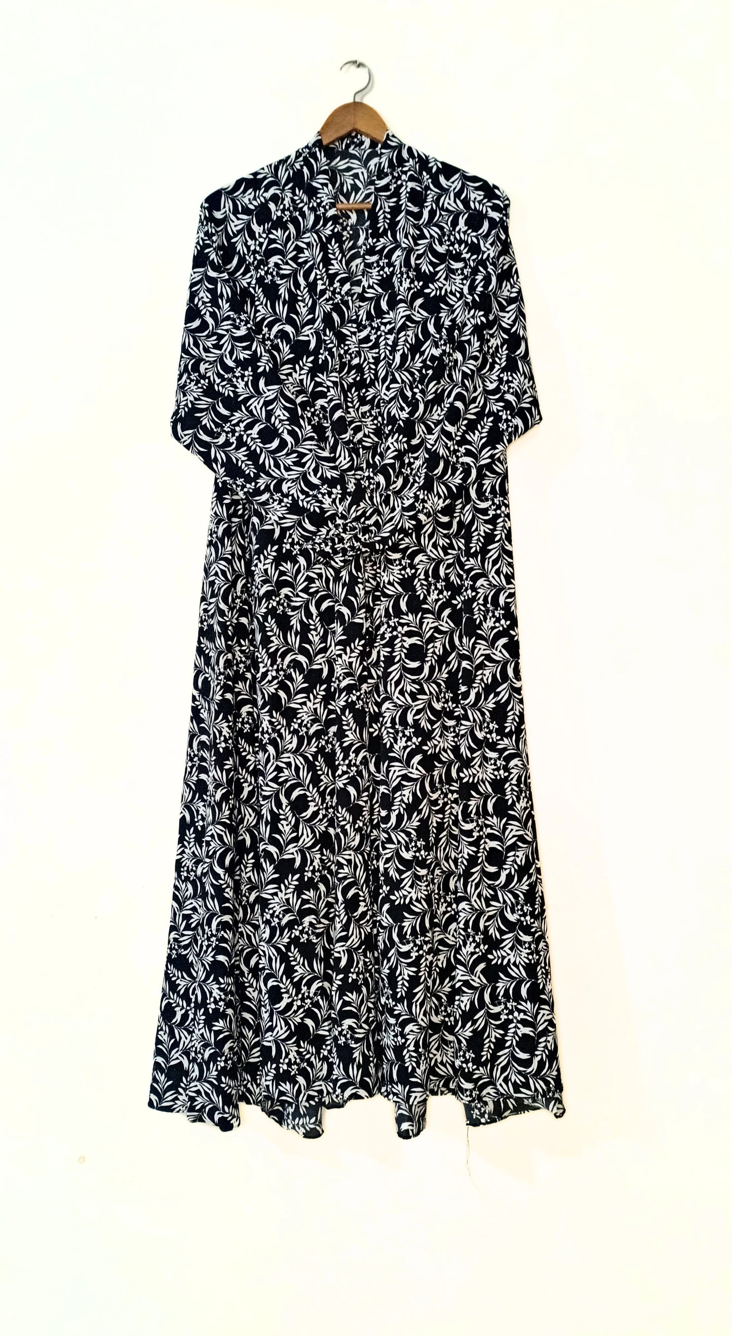Black Fern Front Open Long Flair Abaya