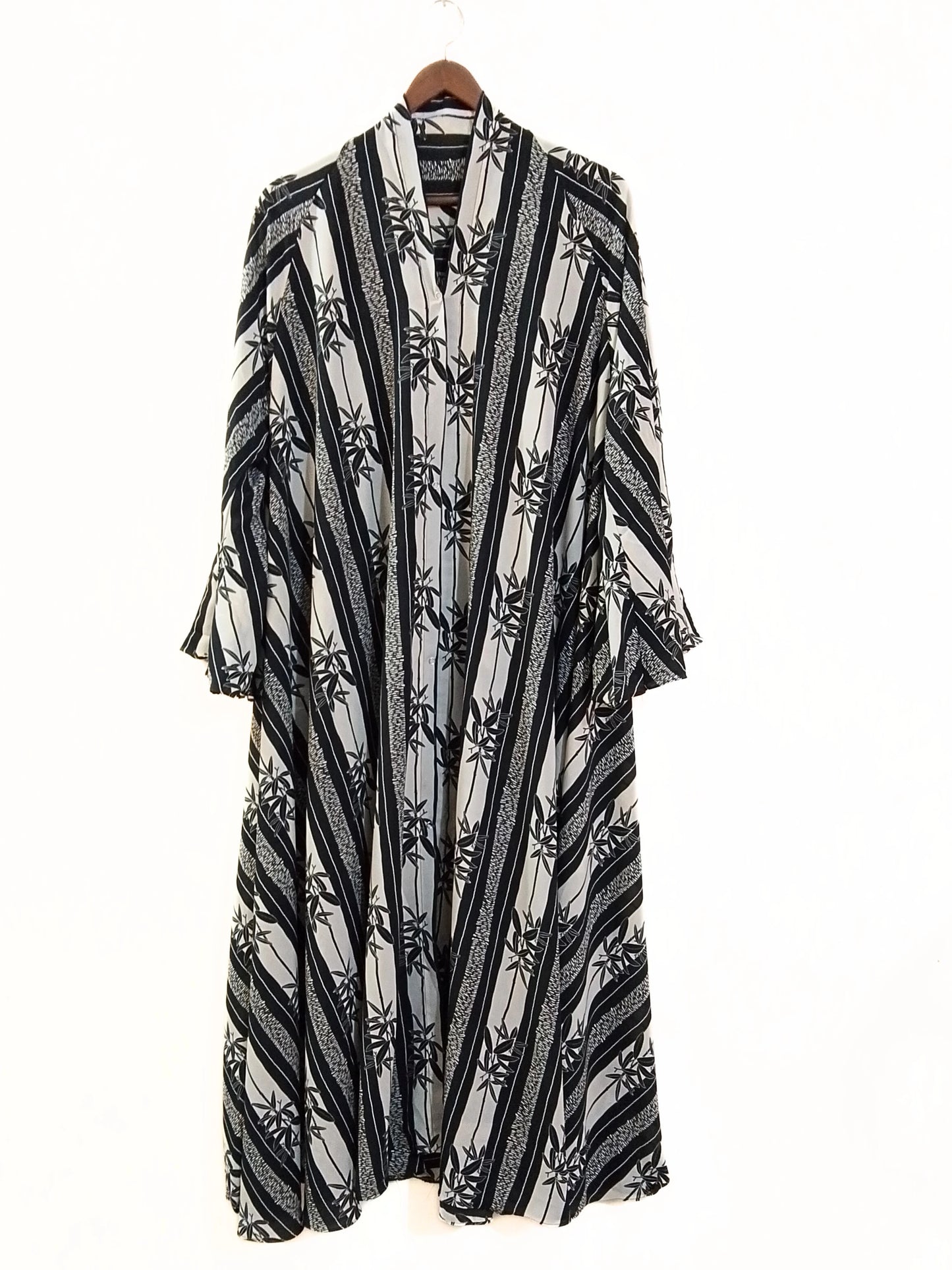Black Ivy Front Open Long Flair Abaya