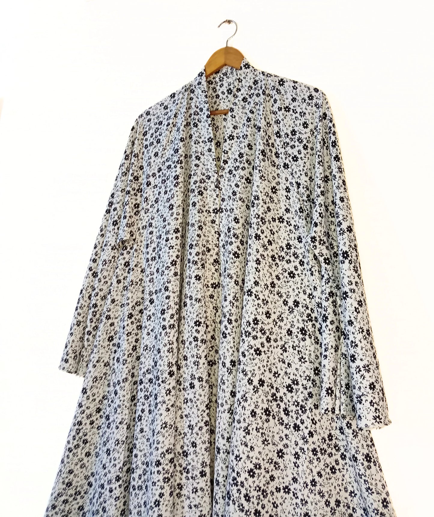 Snow Petal Front Open Long Flared Abaya