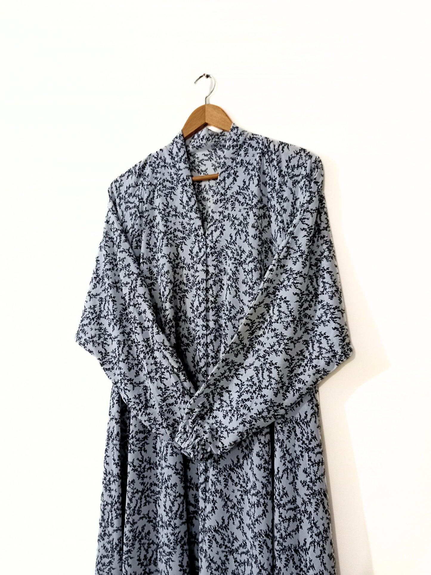 Black Leafy Print Front Open Long Flair Abaya