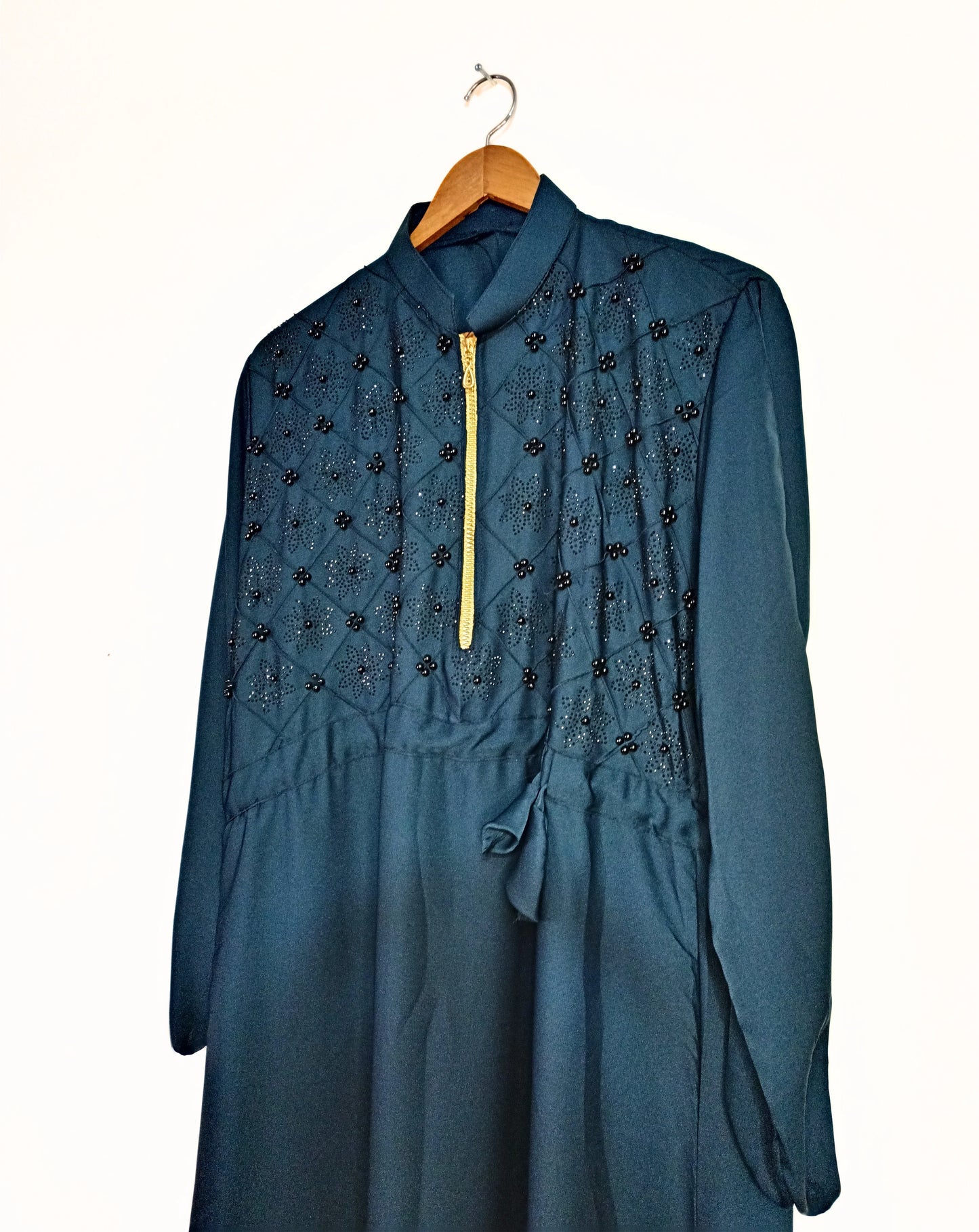 Beads And Stonework Nidha Abaya With Golden Zipper - Zinc