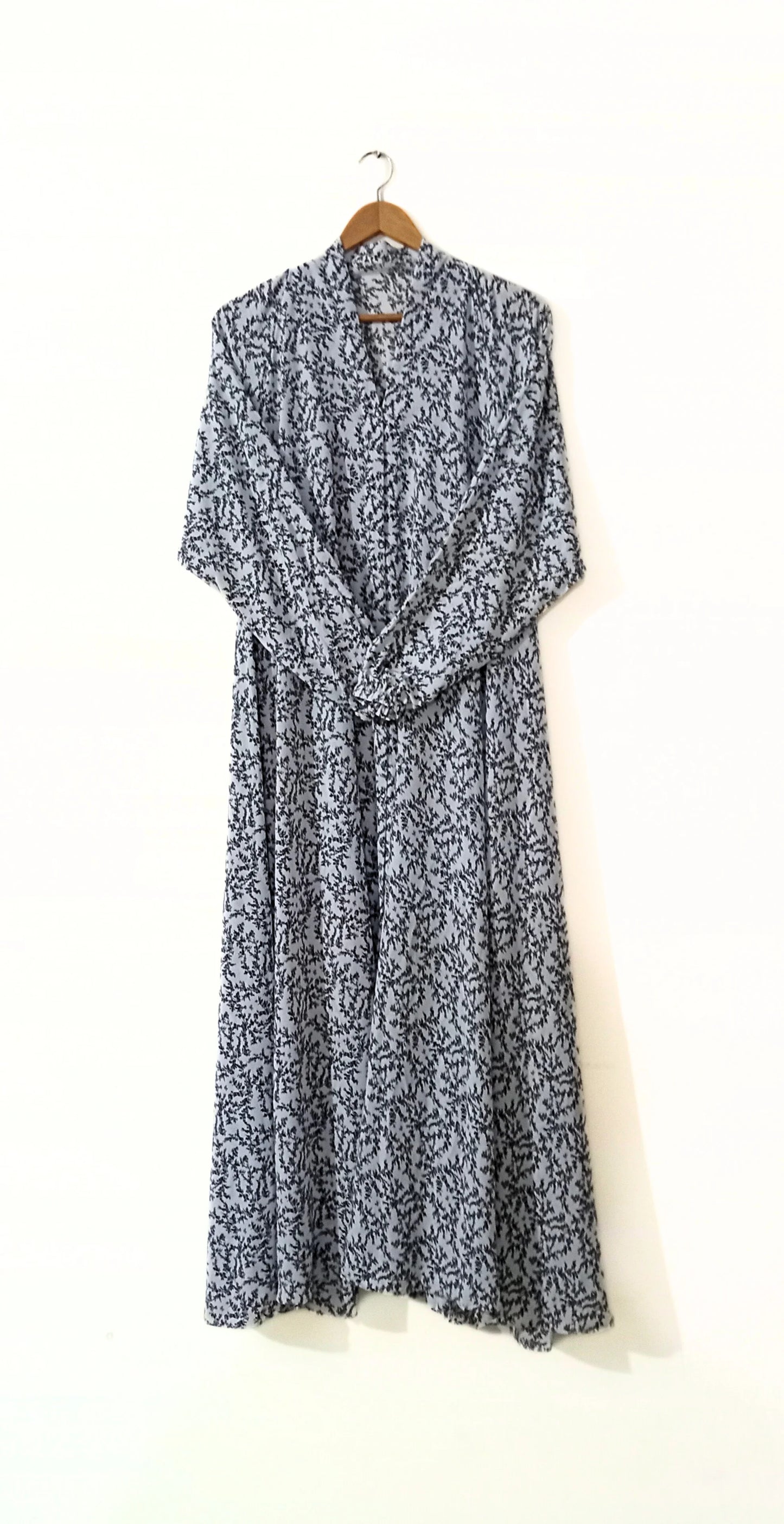 Black Leafy Print Front Open Long Flair Abaya