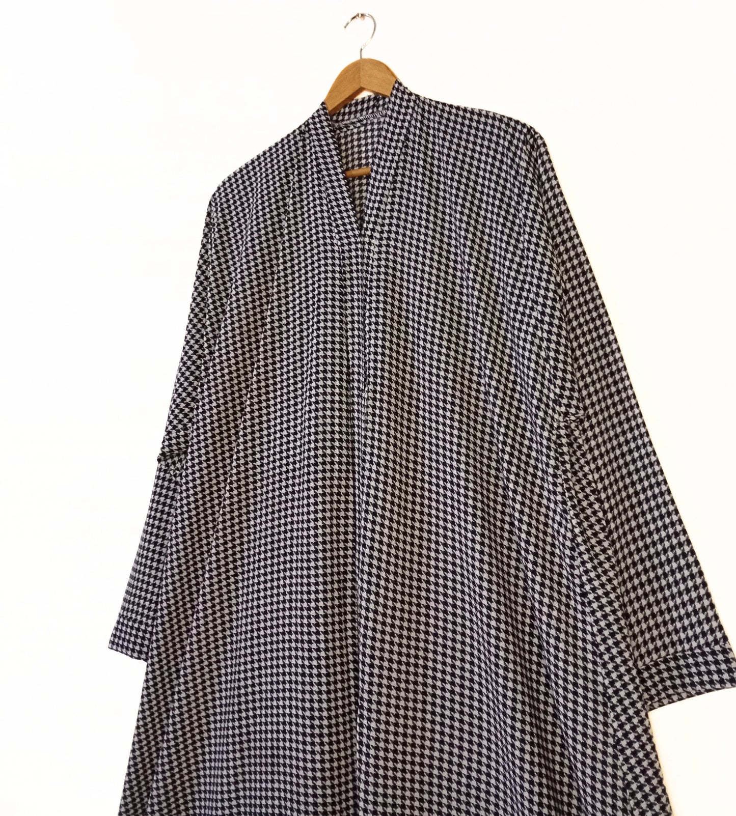 Monochrome Grace Front Open Abaya