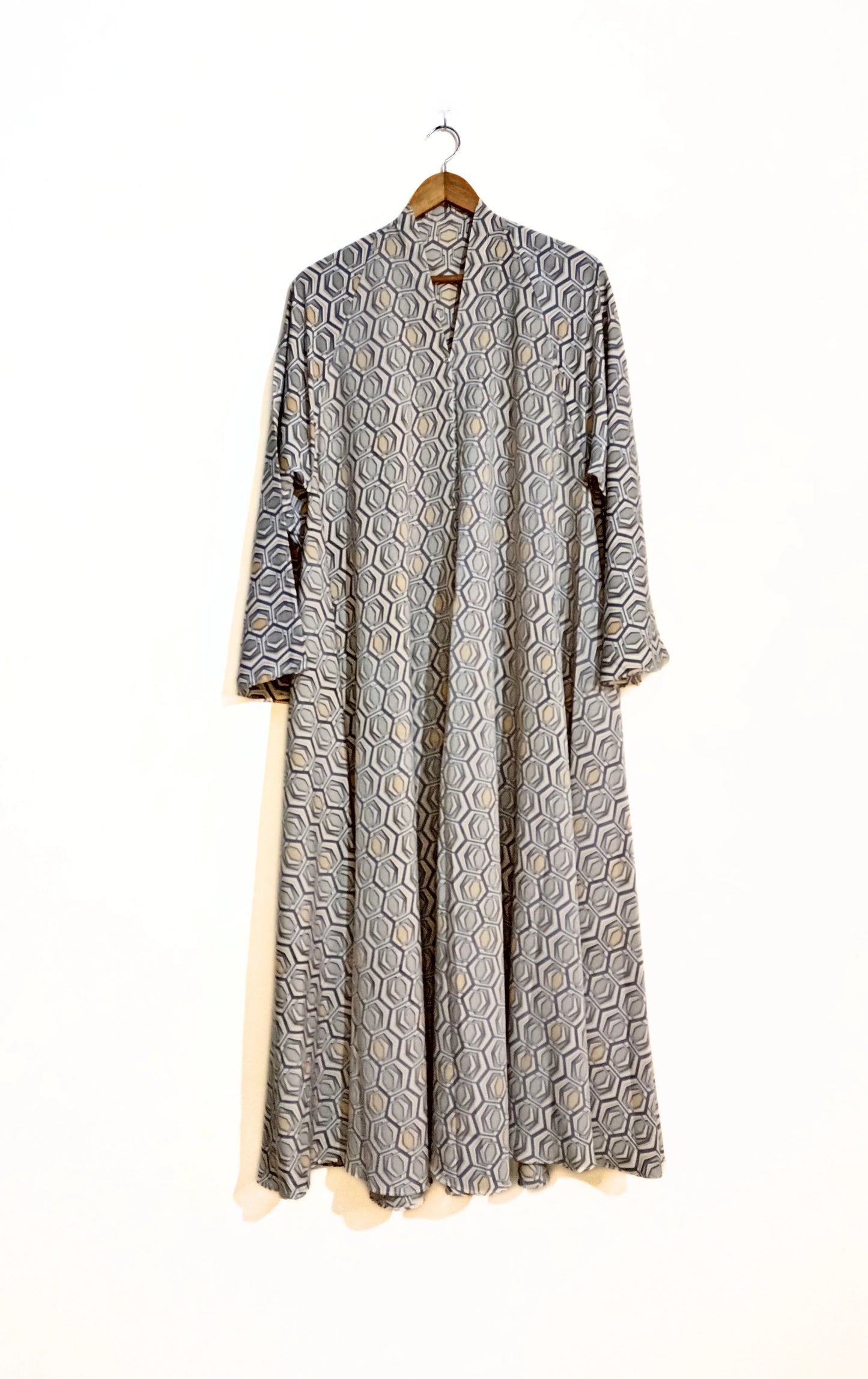 Eclipse Pattern Front Open Long Flair Abaya