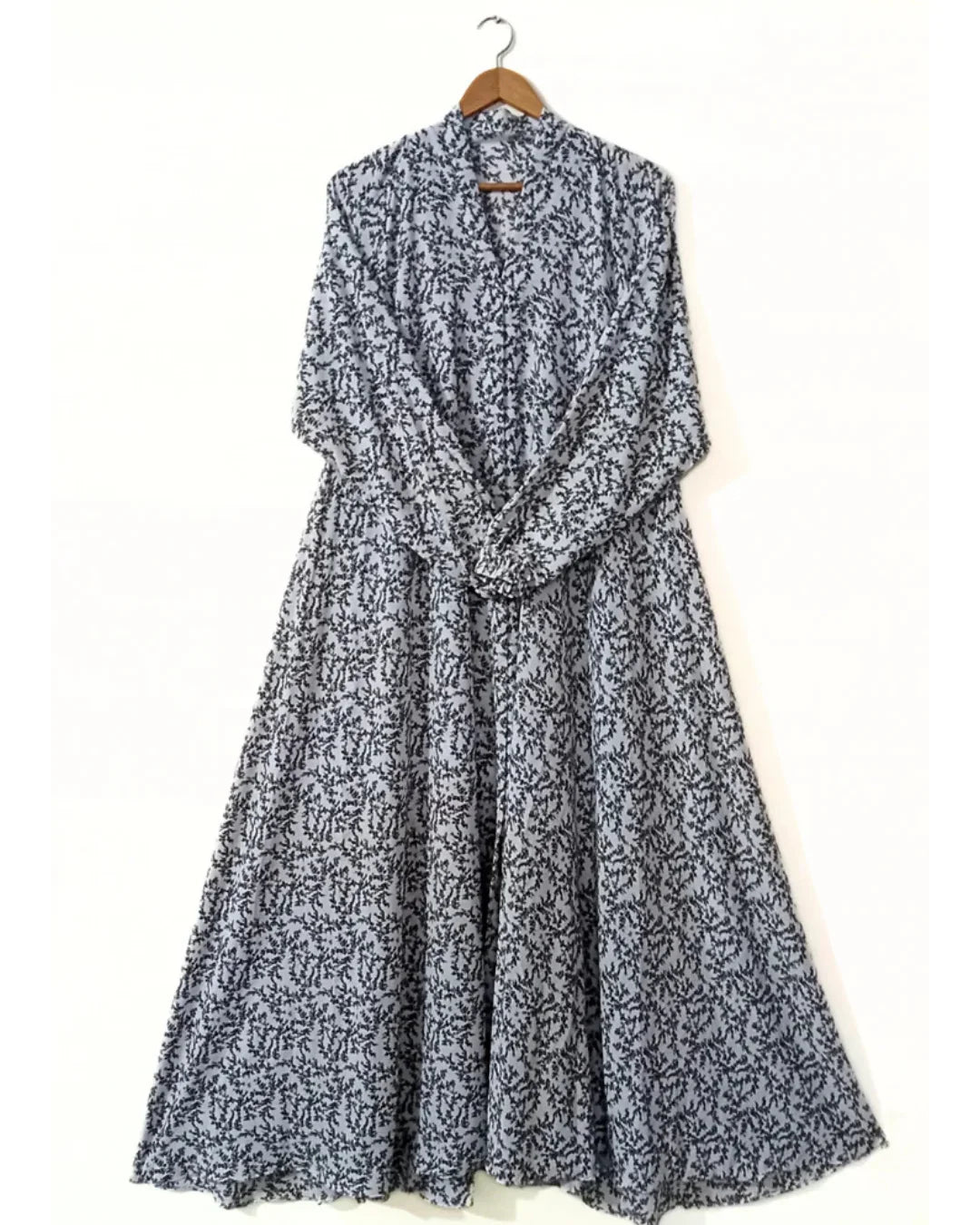 Black Leafy Print Front Open Long Flair Abaya