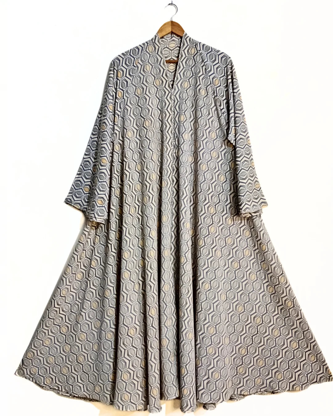Eclipse Pattern Front Open Long Flair Abaya