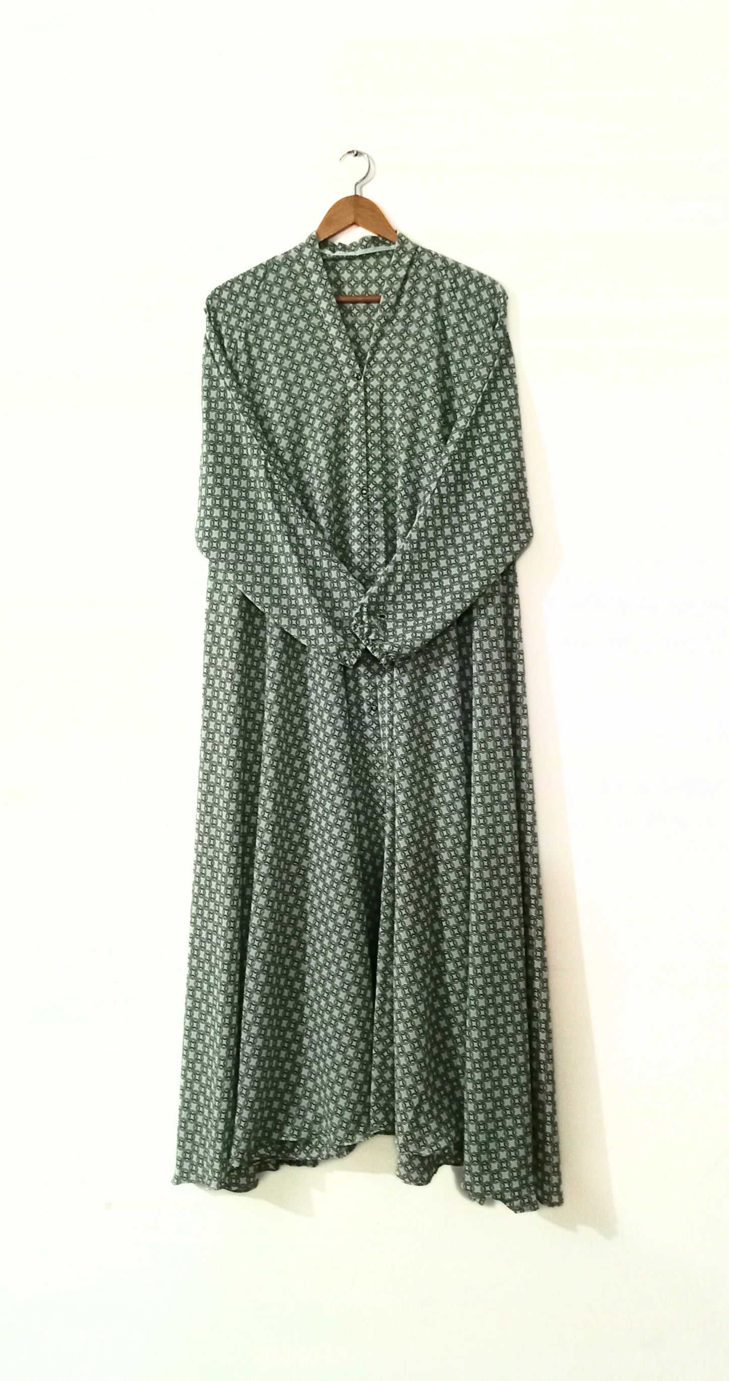 Evergreen Mosaic Front Open Long Flair Abaya