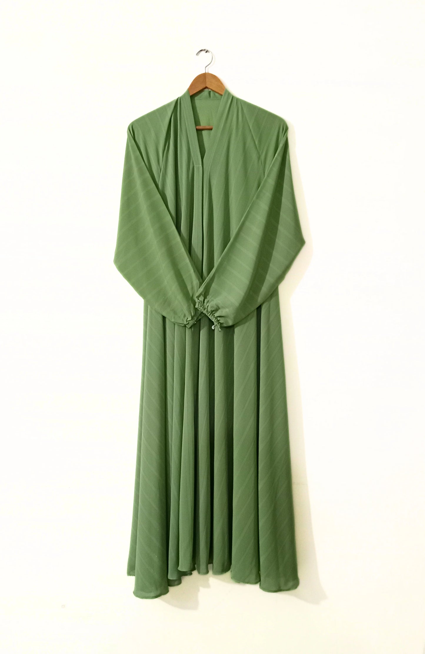 Front Open Zarri Abaya - Soft Green