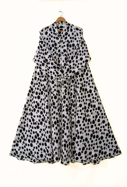 Monochrome Pebble Front Open Long Flair Abaya