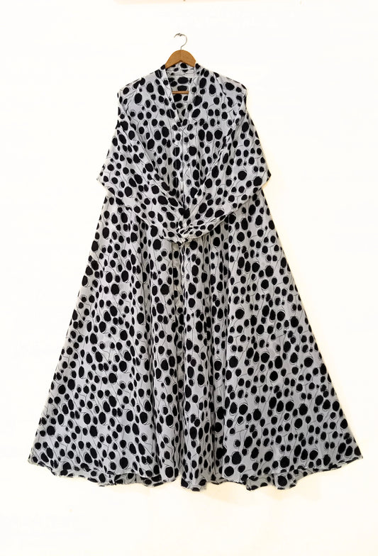 Monochrome Pebble Front Open Long Flair Abaya