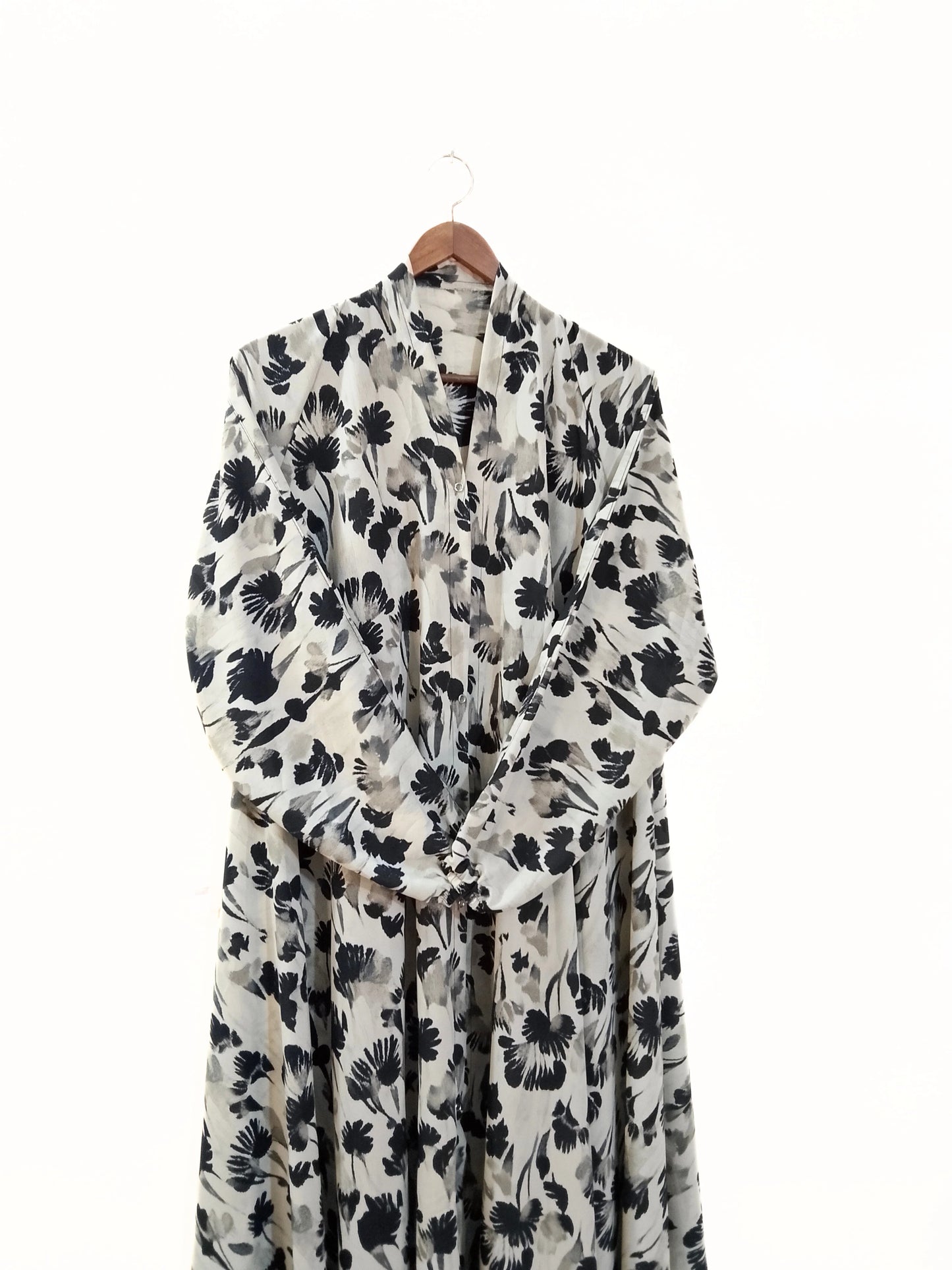 Inky Leaf Print Front Open Long Flared Abaya