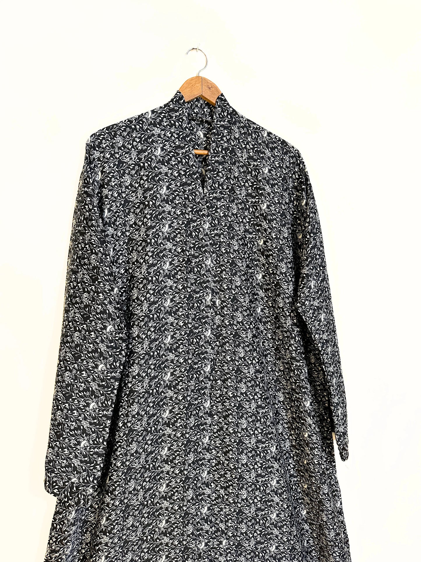 Midnight Fern Front Open Crinkle Abaya