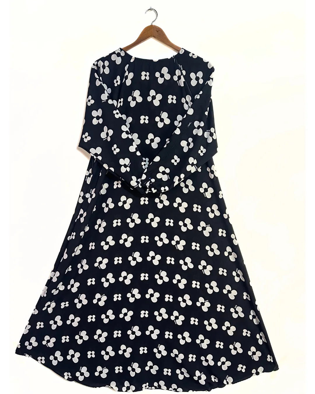 Classic Petals Maxi Style Abaya