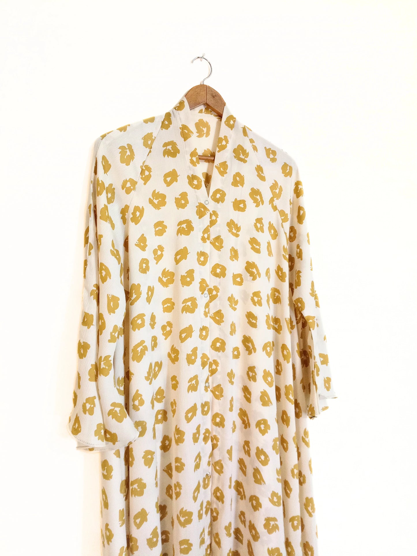 Golden Petal Front Open Crinkle Abaya