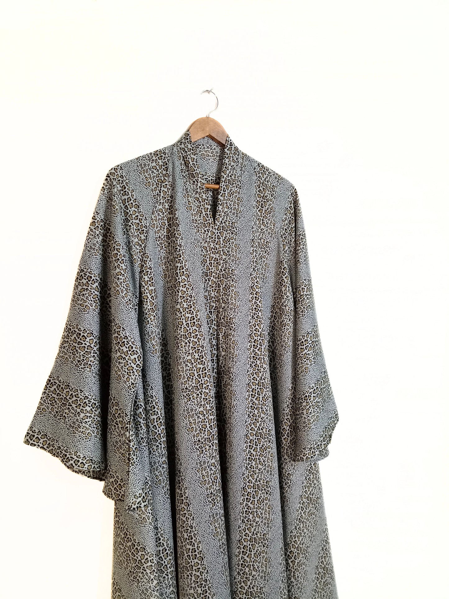 Leopard Print Front Open Crinkle Abaya
