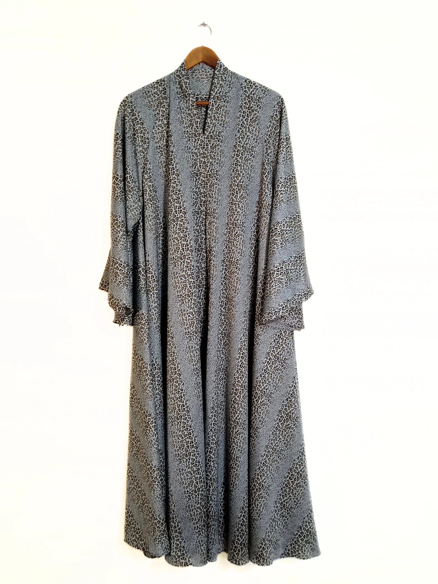 Leopard Print Front Open Crinkle Abaya