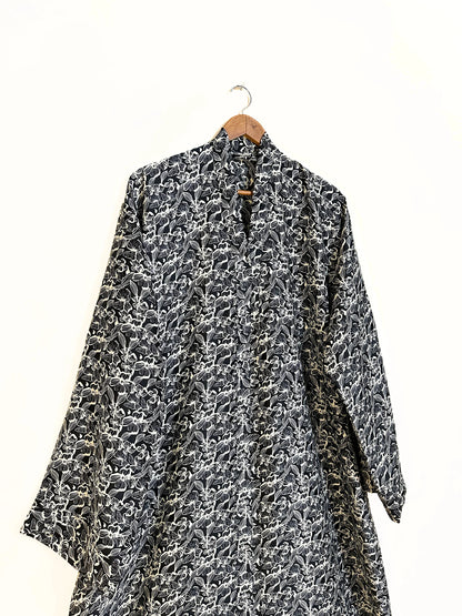 Black Orchid Front Open Crinkle Abaya