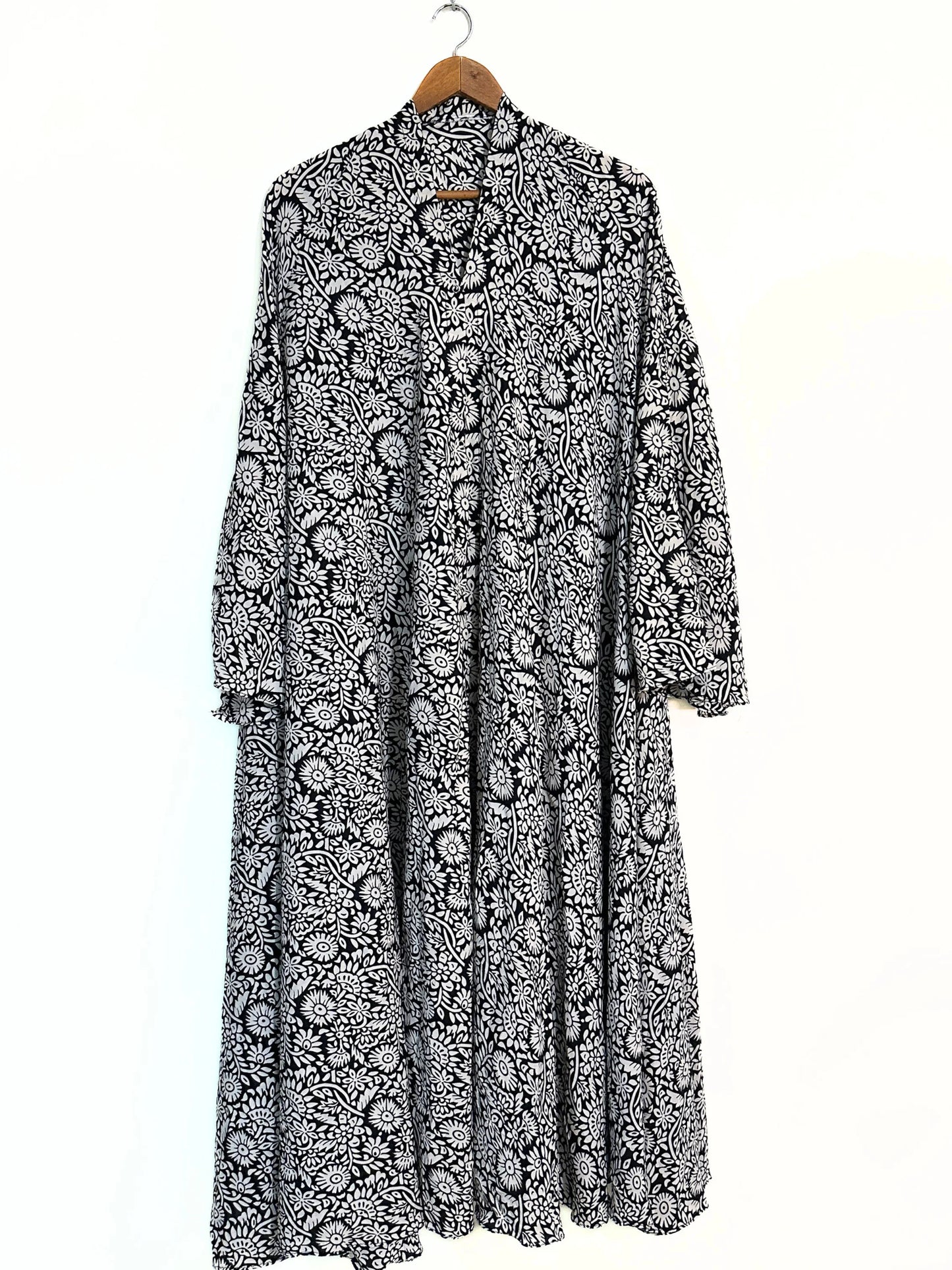 Noir Blossom Front Open Long Flair Abaya