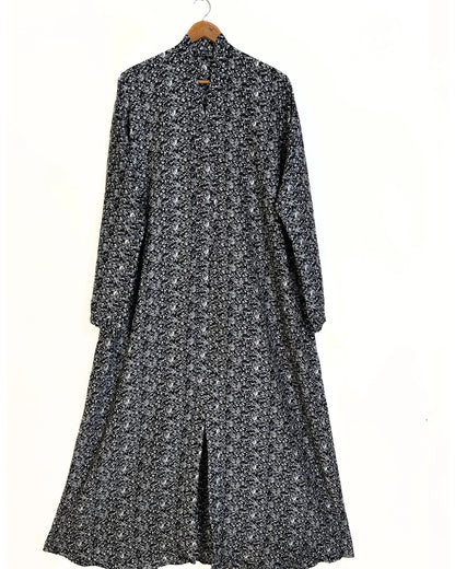 Midnight Fern Front Open Crinkle Abaya