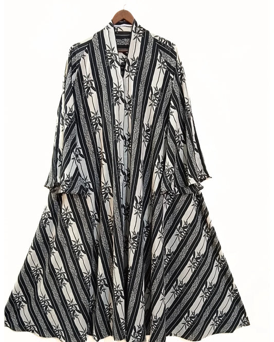Black Ivy Front Open Long Flair Abaya