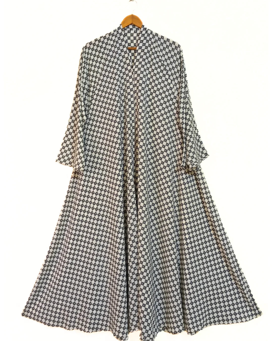 Classic Checkered Front Open Long Flair Abaya