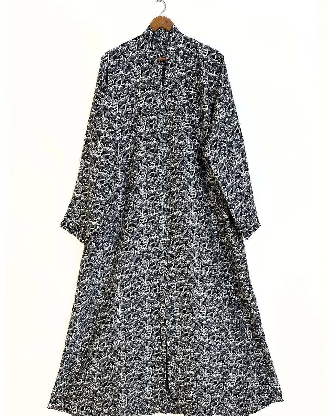 Black Orchid Front Open Crinkle Abaya