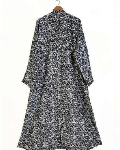 Black Orchid Front Open Crinkle Abaya