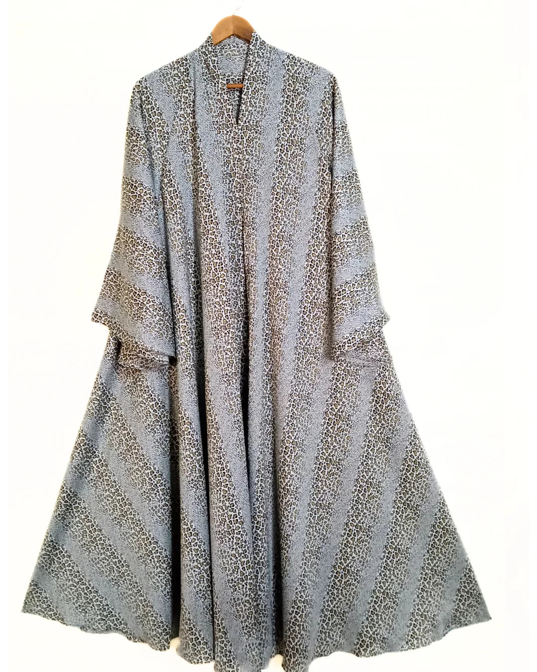 Leopard Print Front Open Crinkle Abaya