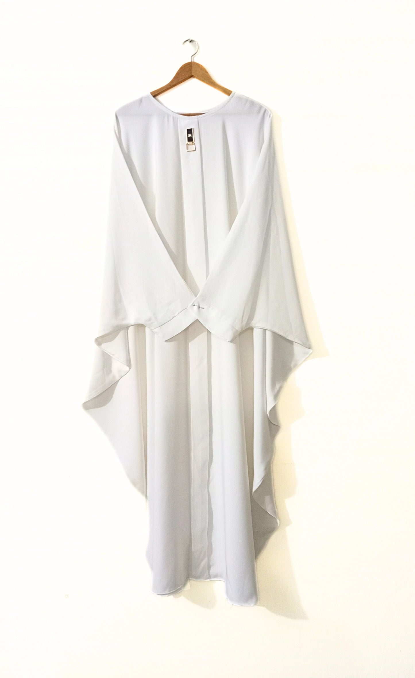 Noor Alaya – Pearl White Front Closed Kaftan Abaya